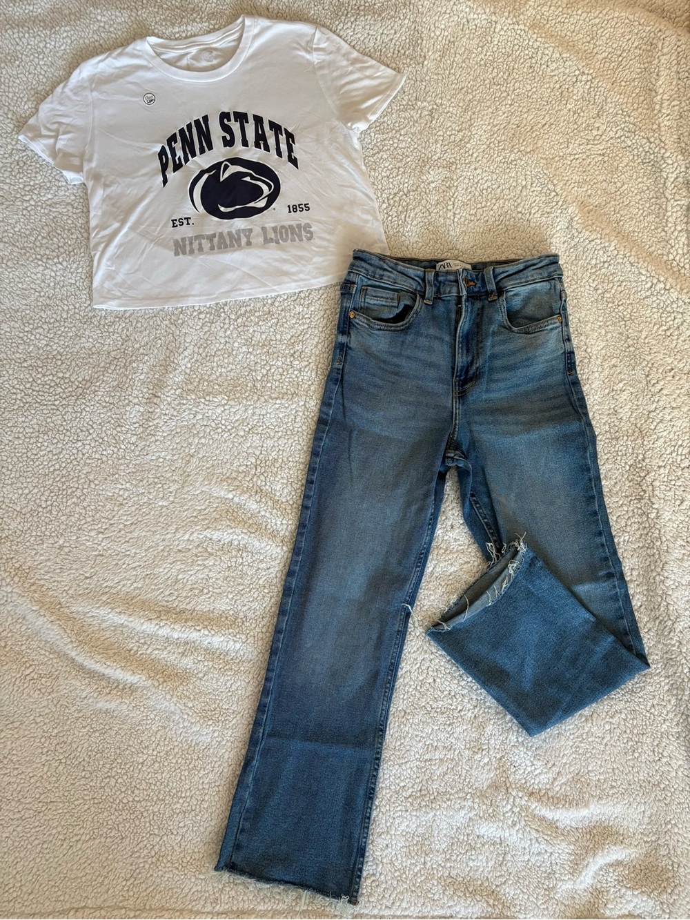 Blue Straight-Leg Jeans and top